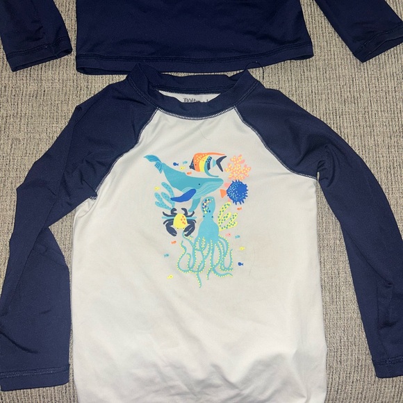 Lot of 4 different swim pieces for boys size 4T - Picture 6 of 9